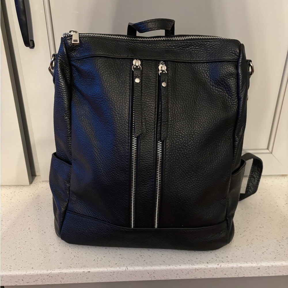 Black Leather Backpack/crossbody